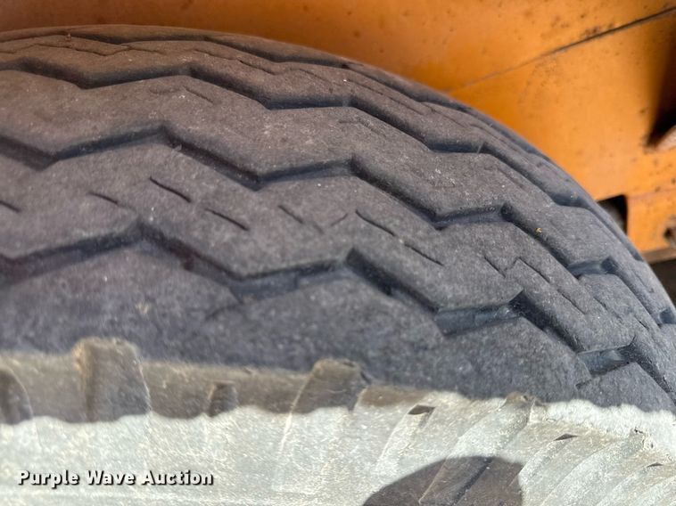 image for item DY8010 2002 Econoline LP016FE equipment trailer