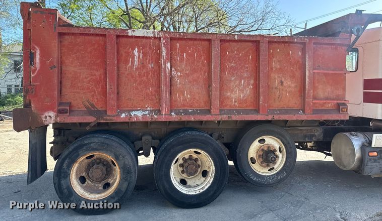 image for item DY8011 1987 Kenworth T600 dump truck