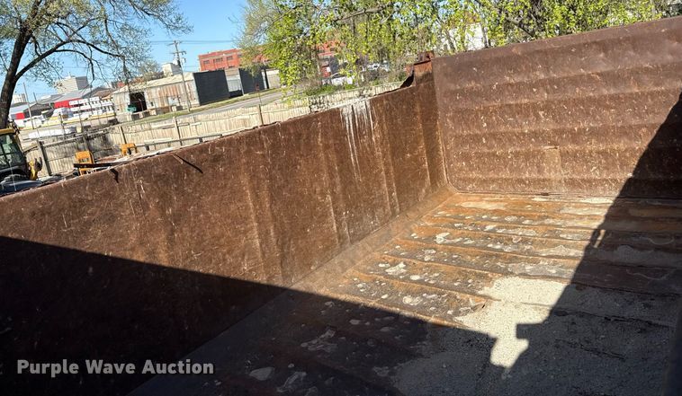 image for item DY8011 1987 Kenworth T600 dump truck