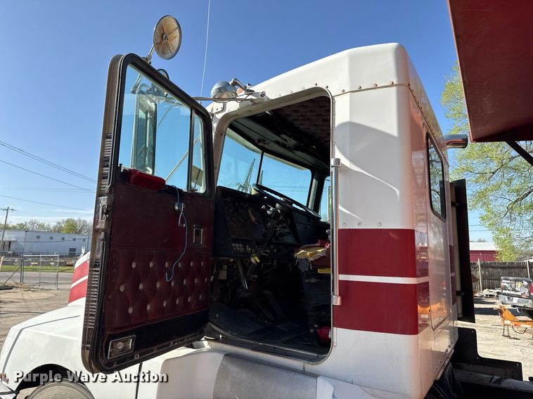 image for item DY8011 1987 Kenworth T600 dump truck