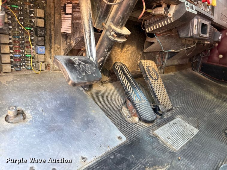 image for item DY8011 1987 Kenworth T600 dump truck