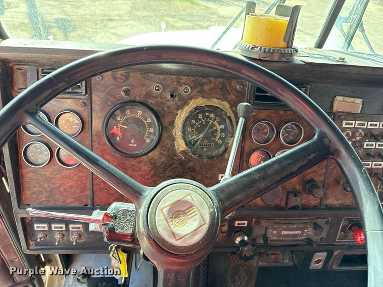 image for item DY8011 1987 Kenworth T600 dump truck