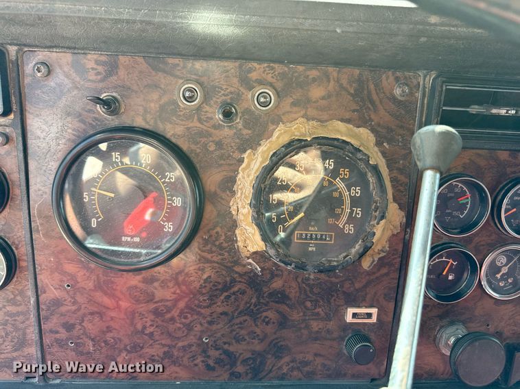 image for item DY8011 1987 Kenworth T600 dump truck