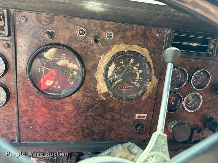 image for item DY8011 1987 Kenworth T600 dump truck