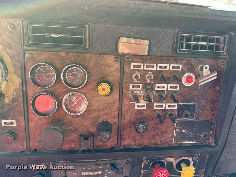 image for item DY8011 1987 Kenworth T600 dump truck