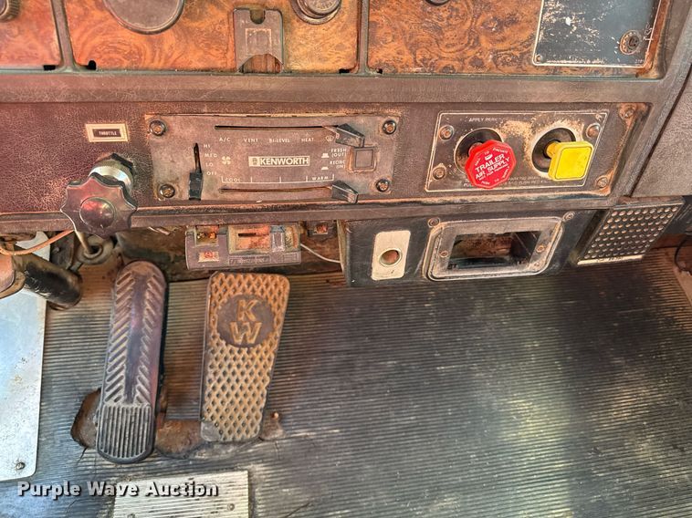 image for item DY8011 1987 Kenworth T600 dump truck