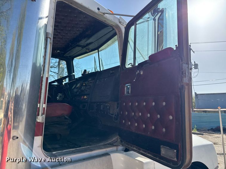 image for item DY8011 1987 Kenworth T600 dump truck