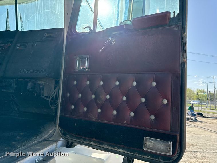 image for item DY8011 1987 Kenworth T600 dump truck