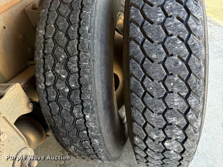 image for item DY8011 1987 Kenworth T600 dump truck