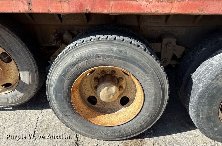 image for item DY8011 1987 Kenworth T600 dump truck