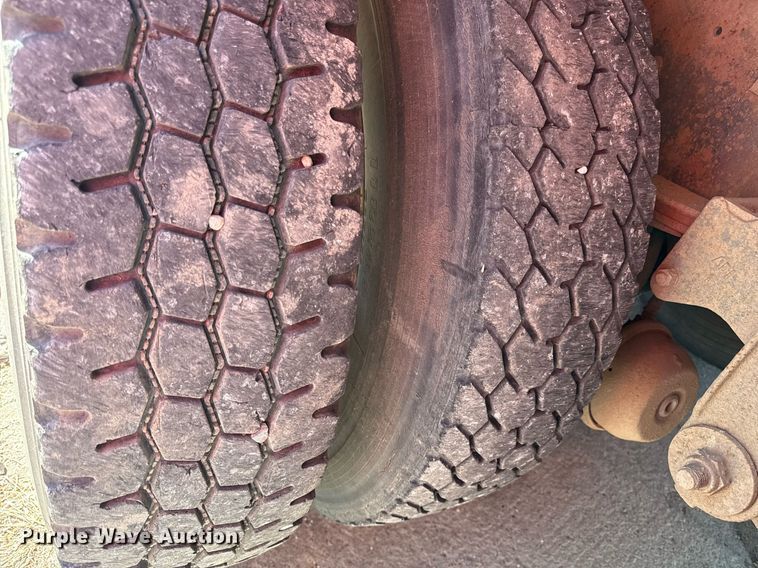 image for item DY8011 1987 Kenworth T600 dump truck