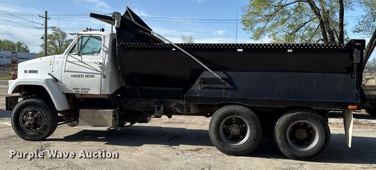 image for item DY8012 1984 GMC Brigadier dump truck