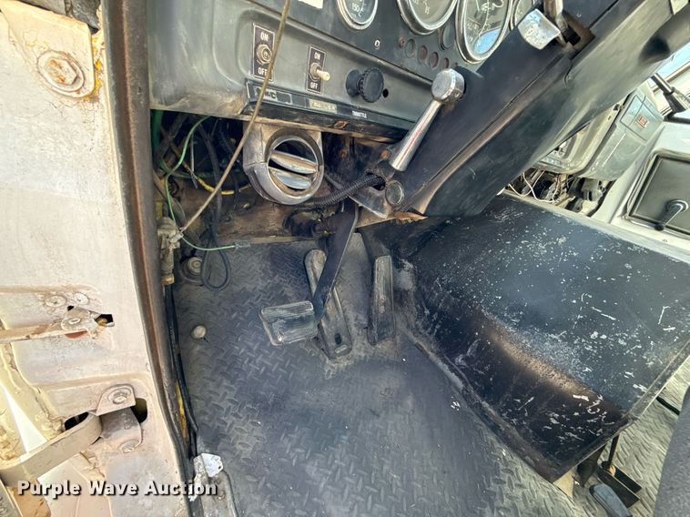 image for item DY8012 1984 GMC Brigadier dump truck