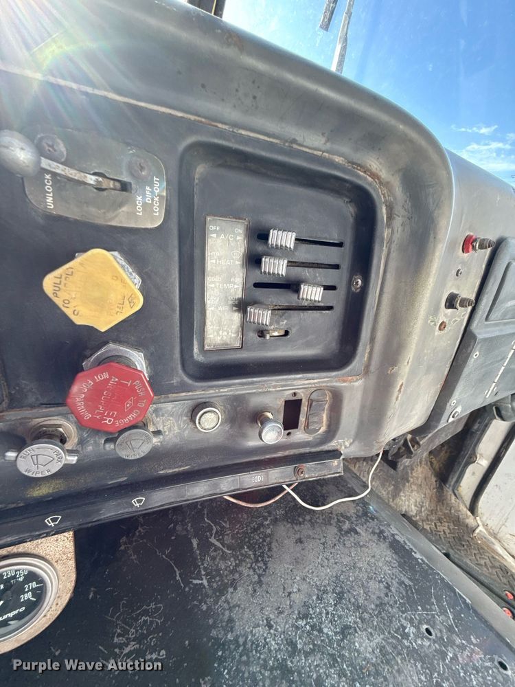 image for item DY8012 1984 GMC Brigadier dump truck