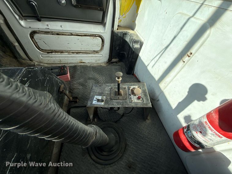 image for item DY8012 1984 GMC Brigadier dump truck