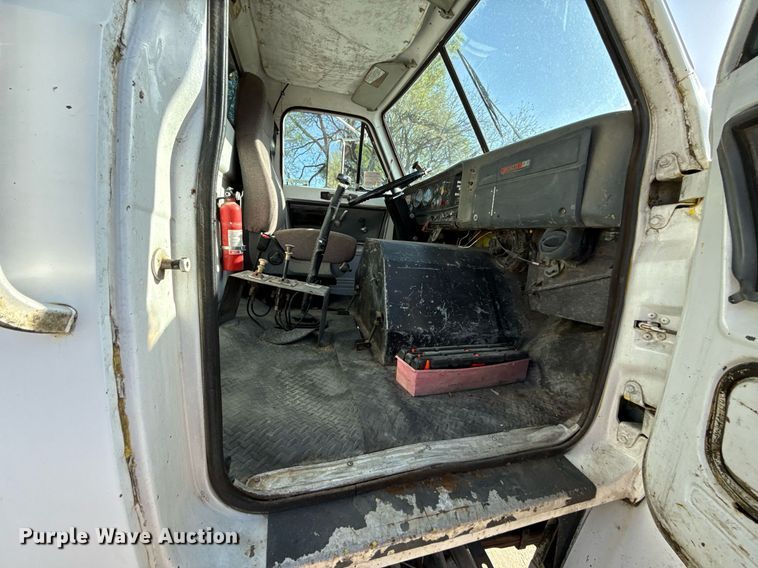 image for item DY8012 1984 GMC Brigadier dump truck
