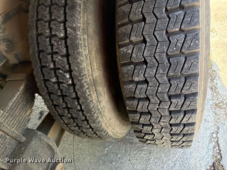 image for item DY8012 1984 GMC Brigadier dump truck