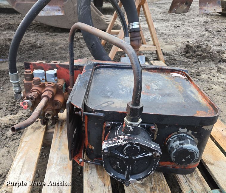 image for item EC0914 Hook lift bed