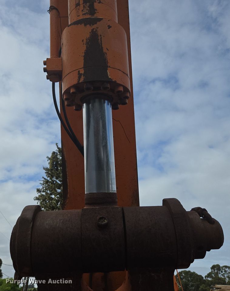 image for item EC0918 Hitachi UH-181 excavator