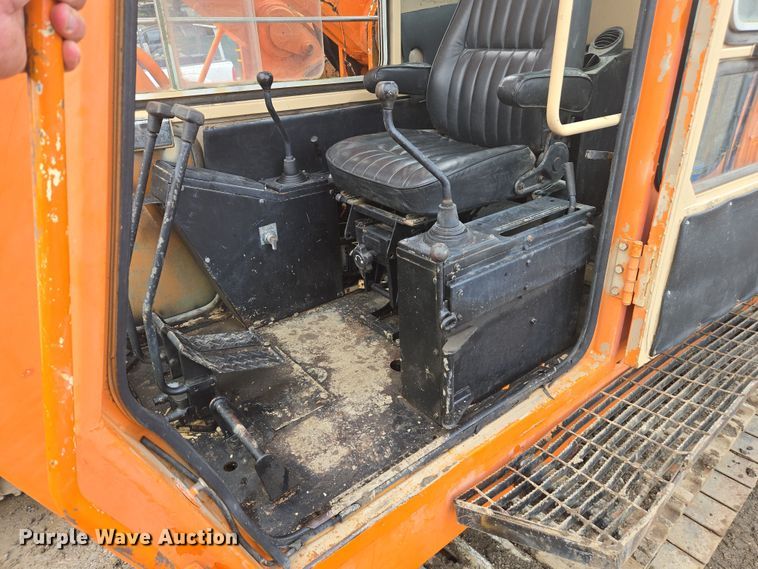 image for item EC0918 Hitachi UH-181 excavator