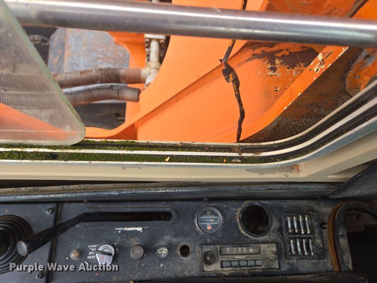 image for item EC0918 Hitachi UH-181 excavator