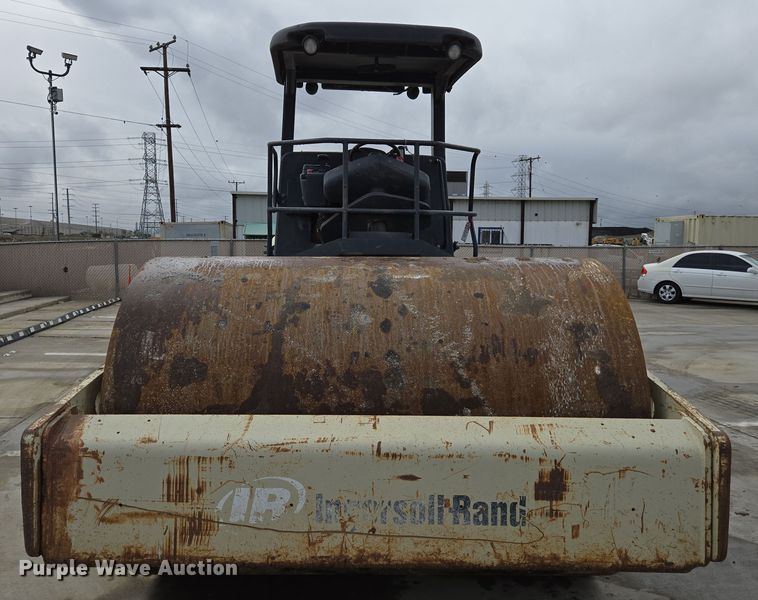 image for item EC0921 2004 Ingersoll Rand SD-122DX TF single drum vibratory roller