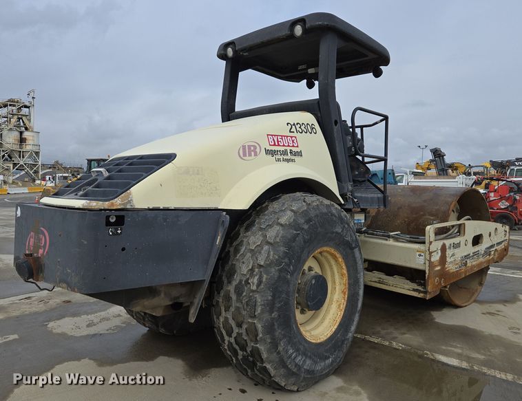 image for item EC0921 2004 Ingersoll Rand SD-122DX TF single drum vibratory roller