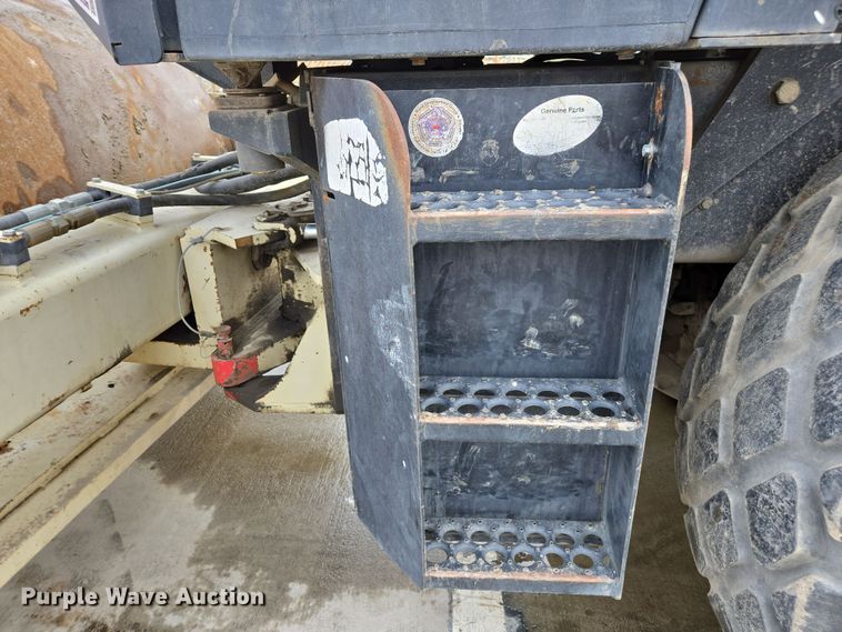 image for item EC0921 2004 Ingersoll Rand SD-122DX TF single drum vibratory roller