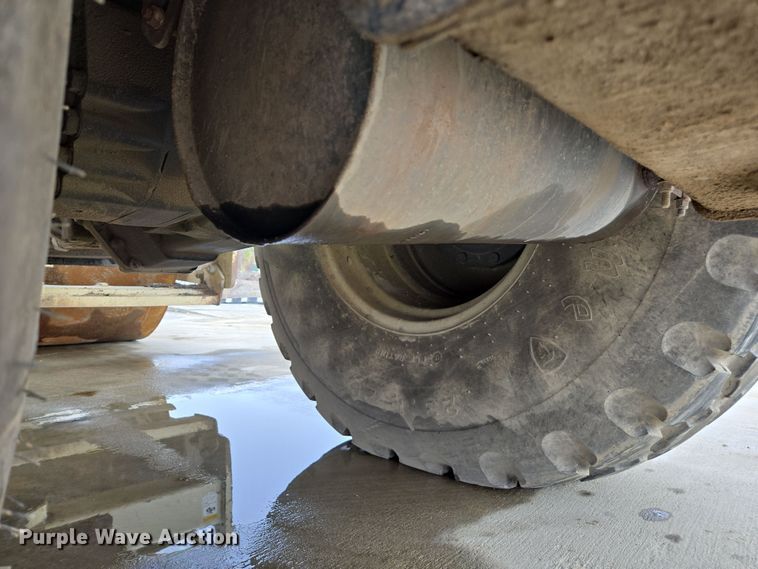 image for item EC0921 2004 Ingersoll Rand SD-122DX TF single drum vibratory roller