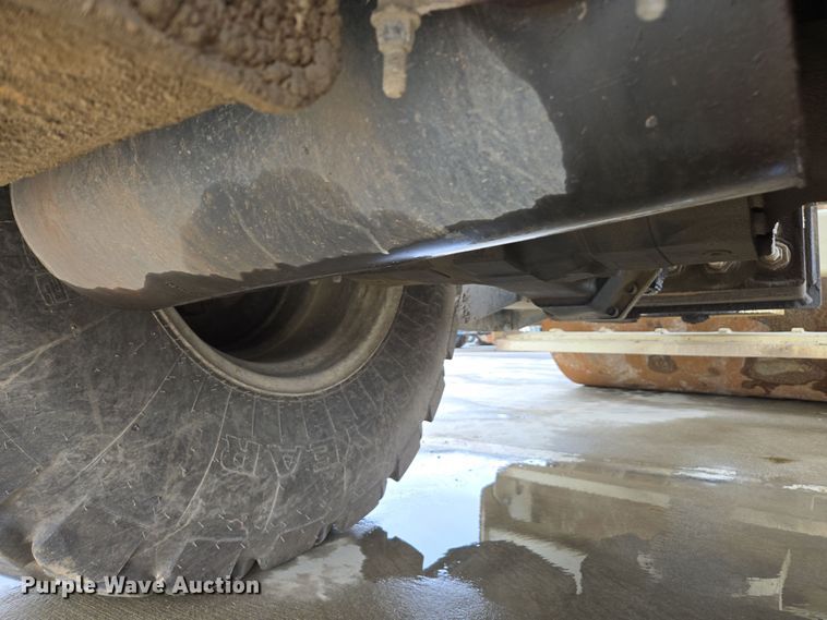 image for item EC0921 2004 Ingersoll Rand SD-122DX TF single drum vibratory roller