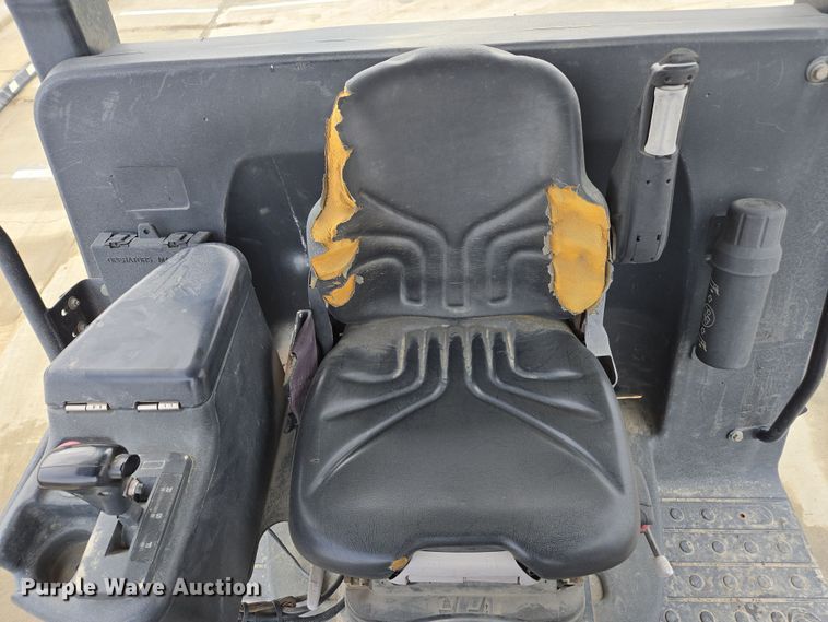 image for item EC0921 2004 Ingersoll Rand SD-122DX TF single drum vibratory roller