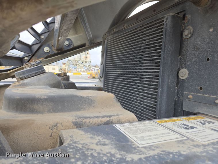 image for item EC0921 2004 Ingersoll Rand SD-122DX TF single drum vibratory roller