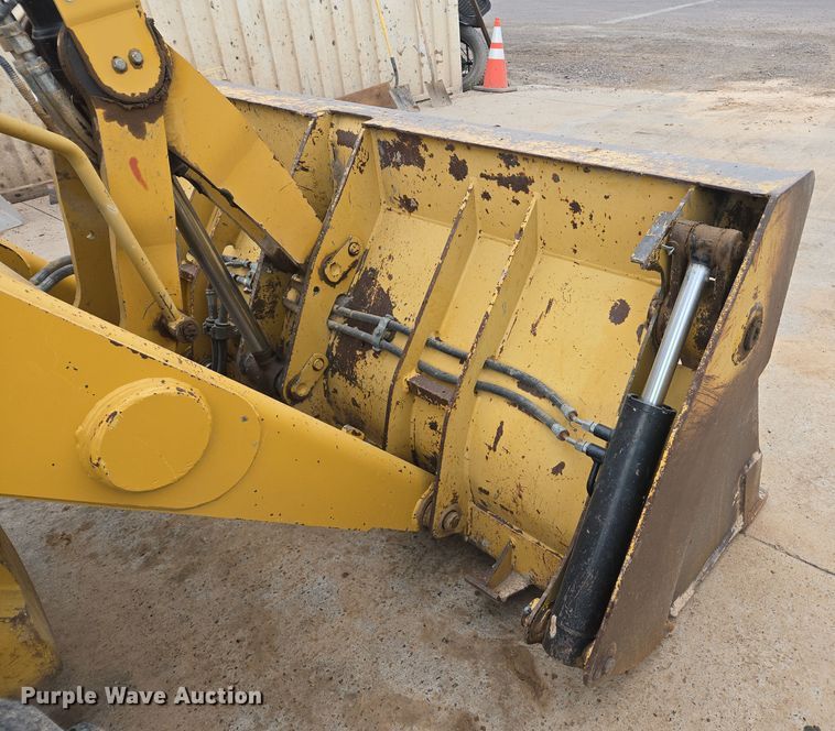 image for item EC0929 2004 Caterpillar 420D backhoe