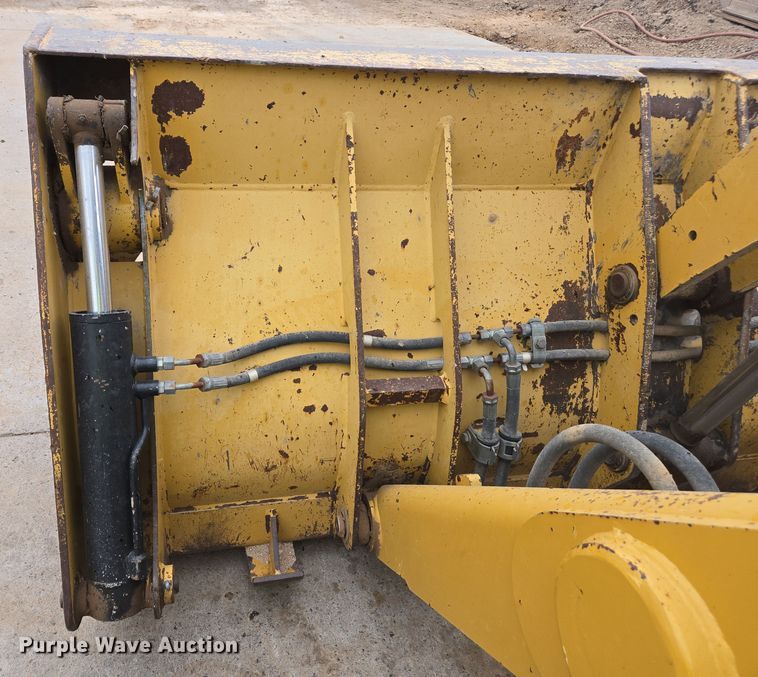 image for item EC0929 2004 Caterpillar 420D backhoe