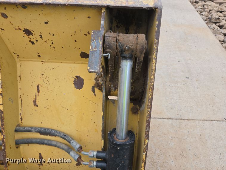 image for item EC0929 2004 Caterpillar 420D backhoe