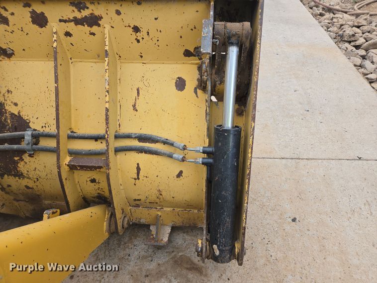 image for item EC0929 2004 Caterpillar 420D backhoe