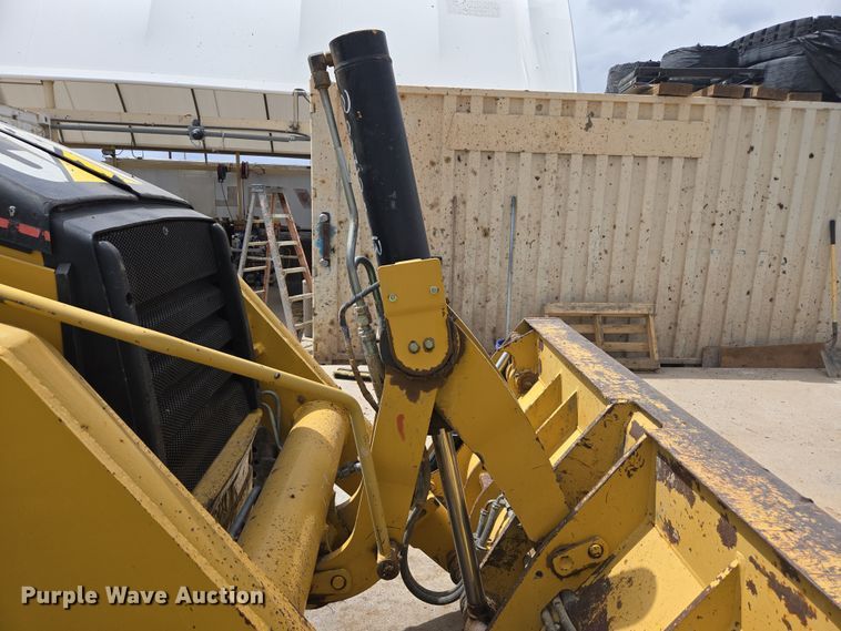 image for item EC0929 2004 Caterpillar 420D backhoe