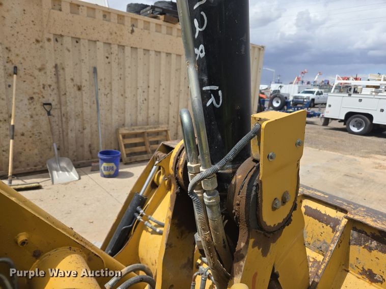 image for item EC0929 2004 Caterpillar 420D backhoe