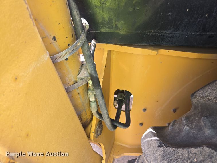 image for item EC0929 2004 Caterpillar 420D backhoe