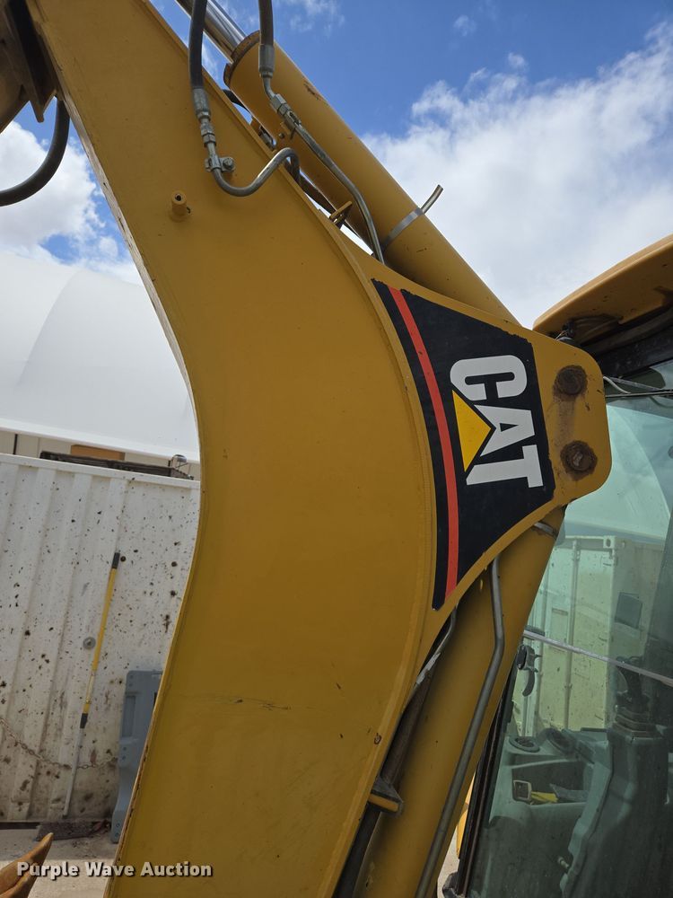 image for item EC0929 2004 Caterpillar 420D backhoe