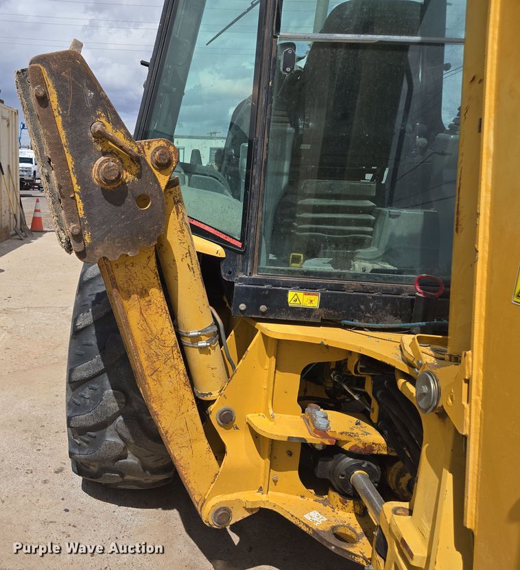 image for item EC0929 2004 Caterpillar 420D backhoe