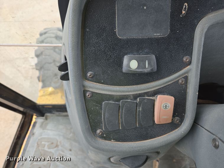 image for item EC0929 2004 Caterpillar 420D backhoe