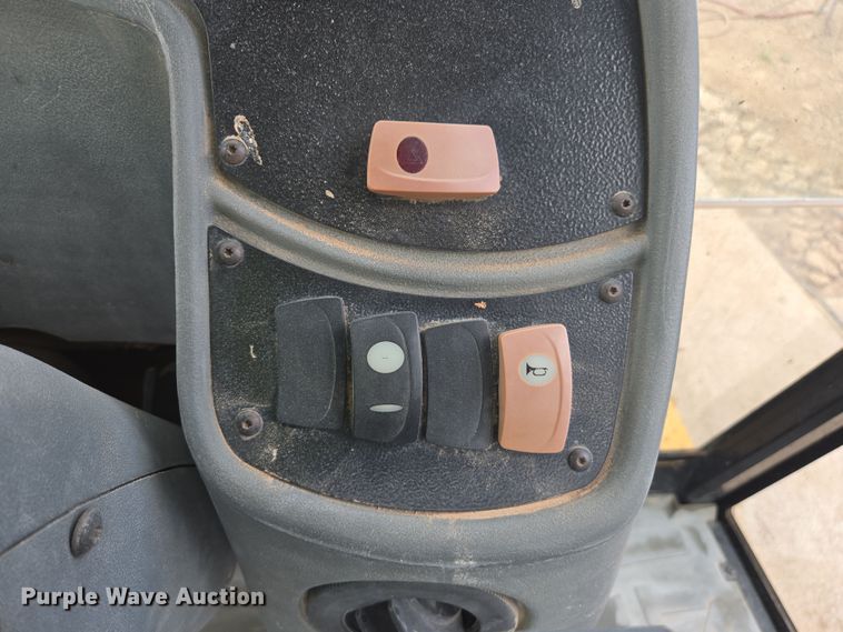 image for item EC0929 2004 Caterpillar 420D backhoe