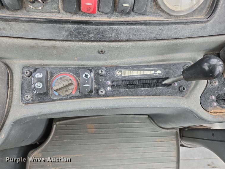 image for item EC0929 2004 Caterpillar 420D backhoe