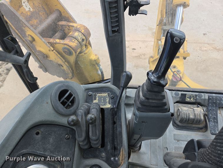 image for item EC0929 2004 Caterpillar 420D backhoe