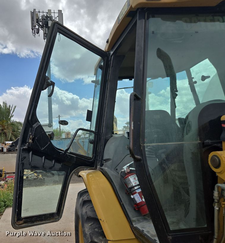image for item EC0929 2004 Caterpillar 420D backhoe