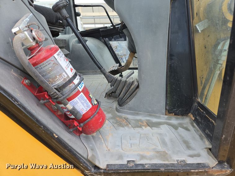 image for item EC0929 2004 Caterpillar 420D backhoe