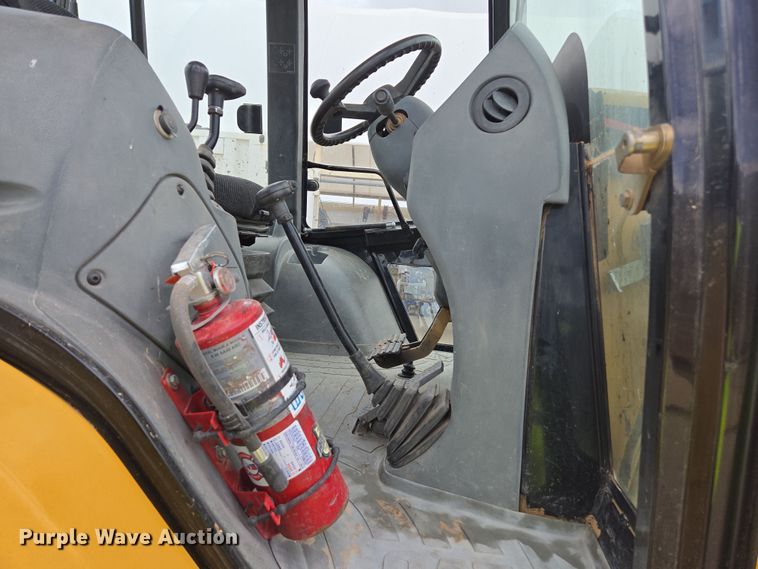 image for item EC0929 2004 Caterpillar 420D backhoe