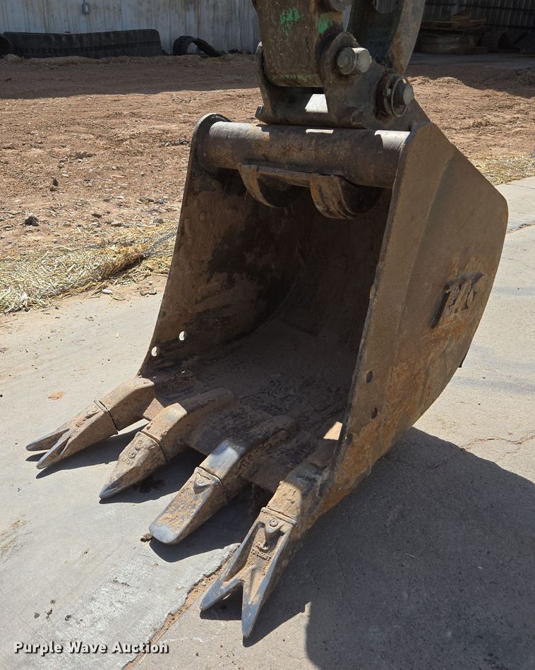 image for item EC0930 2017 Bobcat E20 mini excavator