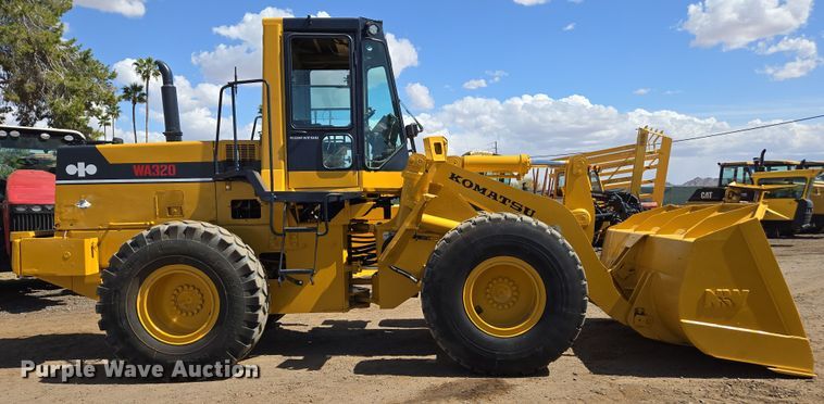 image for item EC0931 1990 Komatsu WA320-1 wheel loader
